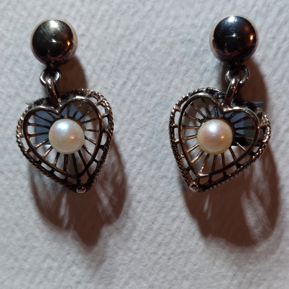 Vintage Sterling silver and Pearl Twist Back Filigree Heart Earrings